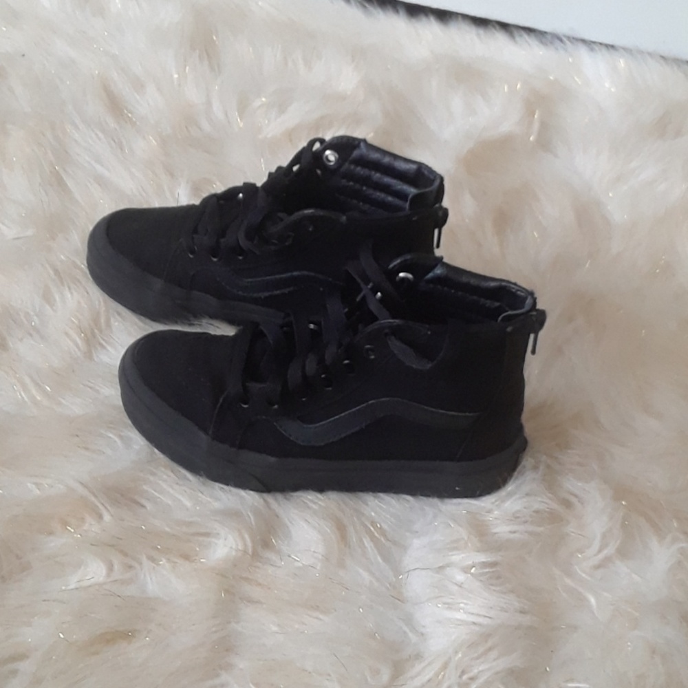 Vans - Picture 3 of 5